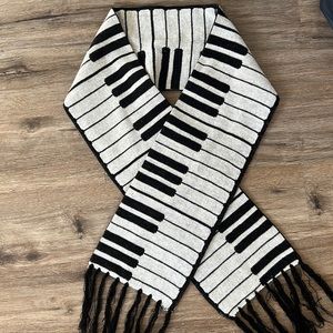 Piano Scarf